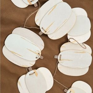 Rustic White and Tan Wooden Garland